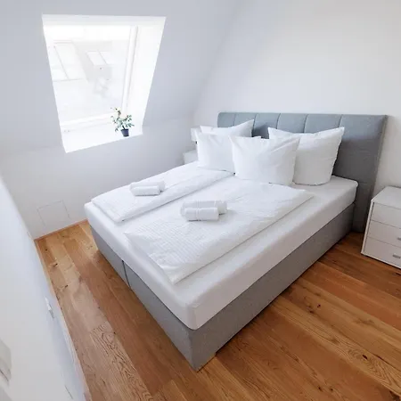 Symphony Apartments 40 - Modern Loft With Terrace And Grill In Central Location Wenen Buitenkant foto